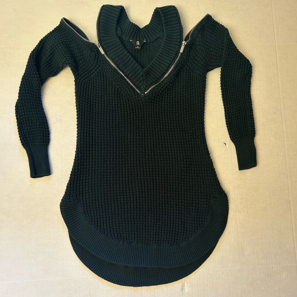 G by Guess Green Cold Shoulder Tunic Sweater V-Neck w/zipper accent Sz-XS.  N14 - Picture 5 of 10
